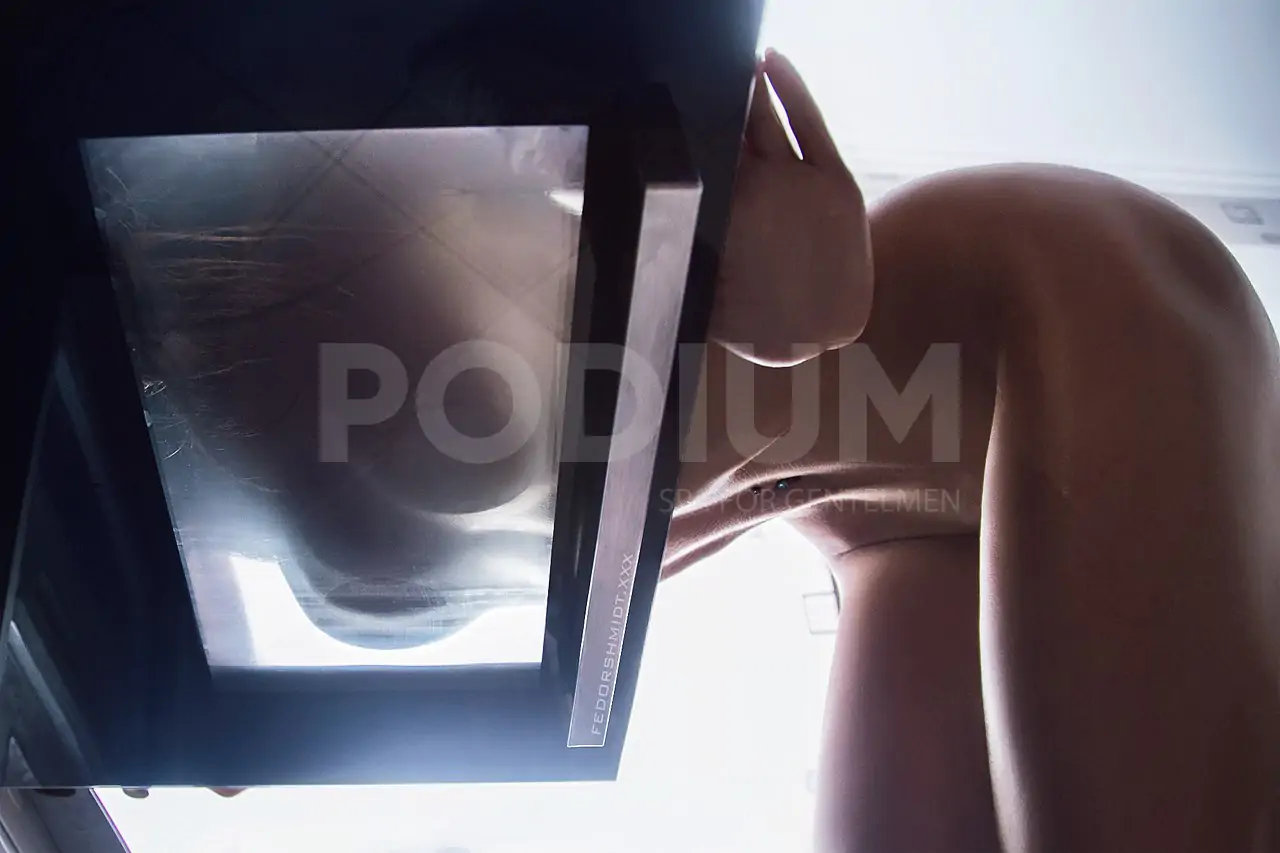 What is good about the erotic massage salon at st. metro station Arbatskaya?